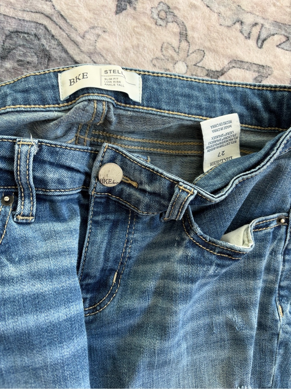 BKE Distressed Light Blue Women's Skinny Jeans - Picture 3 of 3